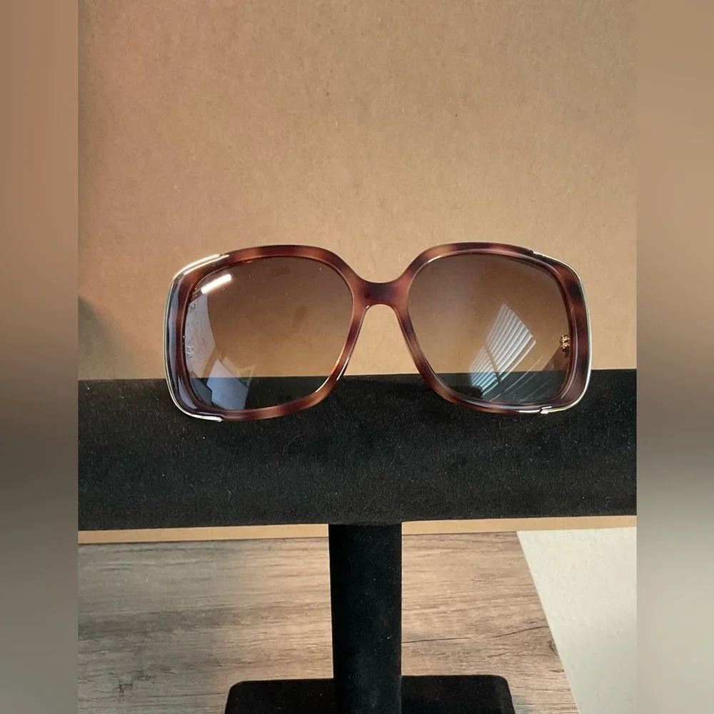 ✨ Michael Kors Gabriella Tortoise Sunglasses ✨